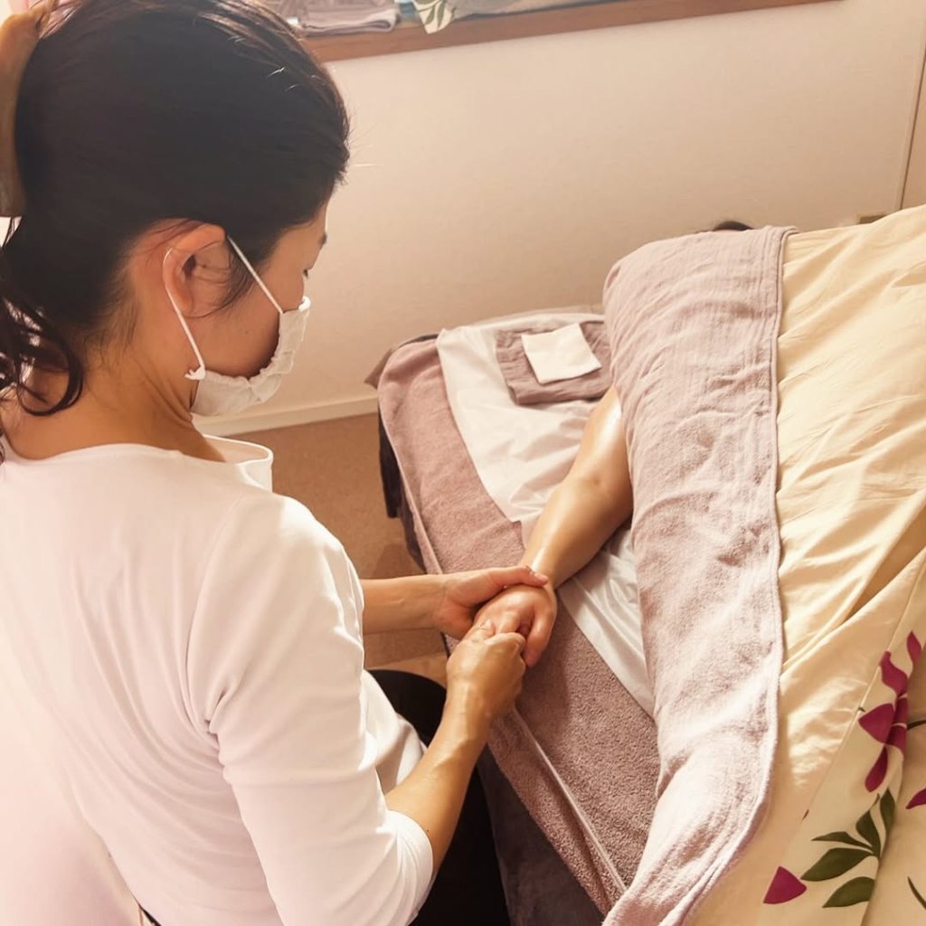 ⁡産後ケアのアロマトリートメントでお手伝いさせていただいています